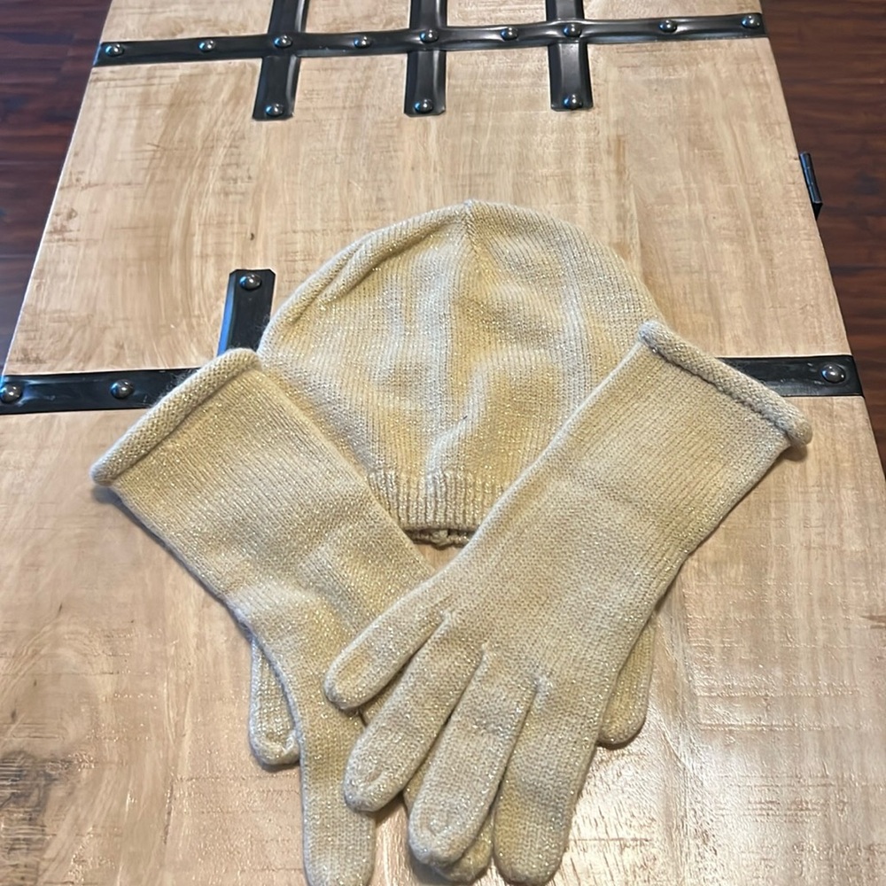 Covington gold hat and scarf set